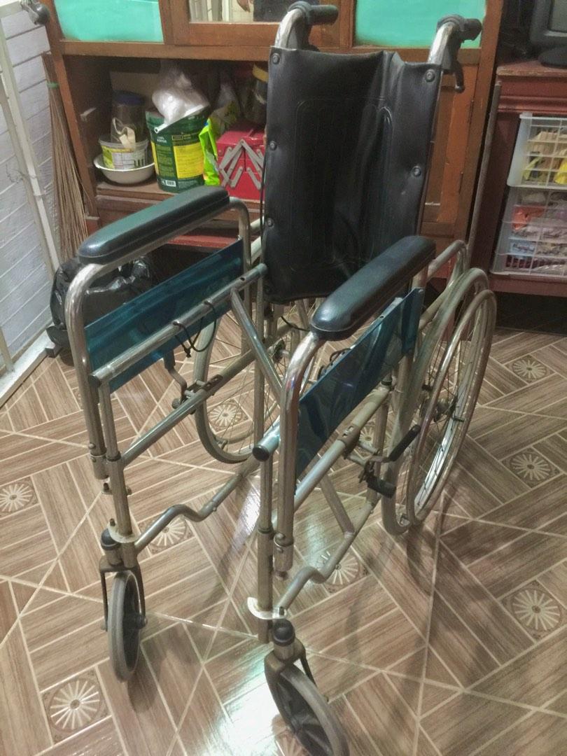 Wheelchair with toilet seat, Health & Nutrition, Braces, Support