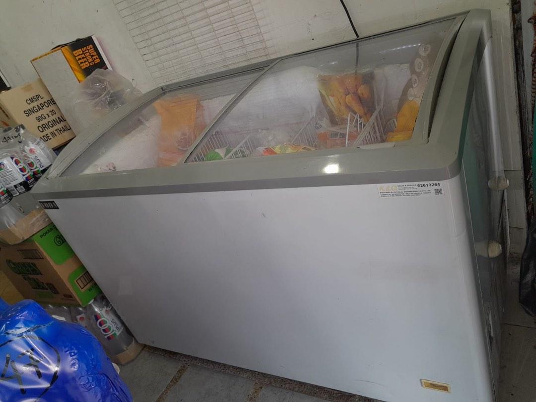 Chest Freezer used one good working condition like new Yoda brand, TV
