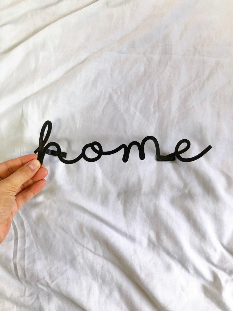 Aesthetic Home Decor (Category: Wall Decor) located in Paranaque City. Submitted by DeclutterMommaKim (Listing ID 1190150932, Image 2). Description: almost new lipat bahay kaya no need na.