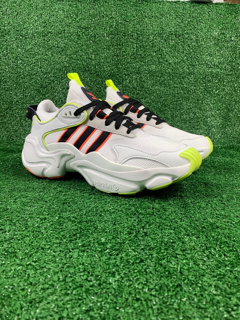 magmur runner shoes off white