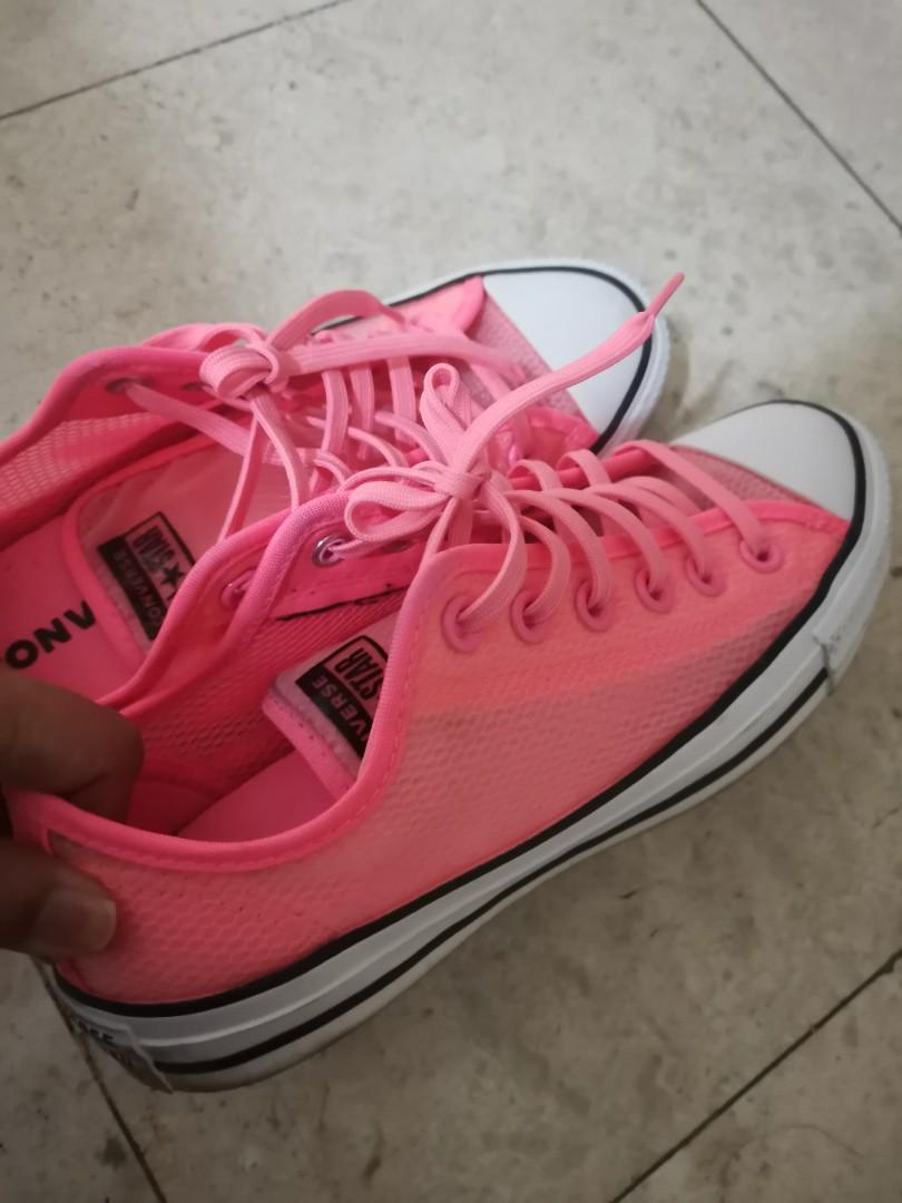 Authentic Converse (Category: Sneakers) located in Kuala Lumpur. Submitted by edrizky (Listing ID 1190130706, Image 2). Description: Letting go my fav sneakers as it is quite loose for me. Fast deal pls.