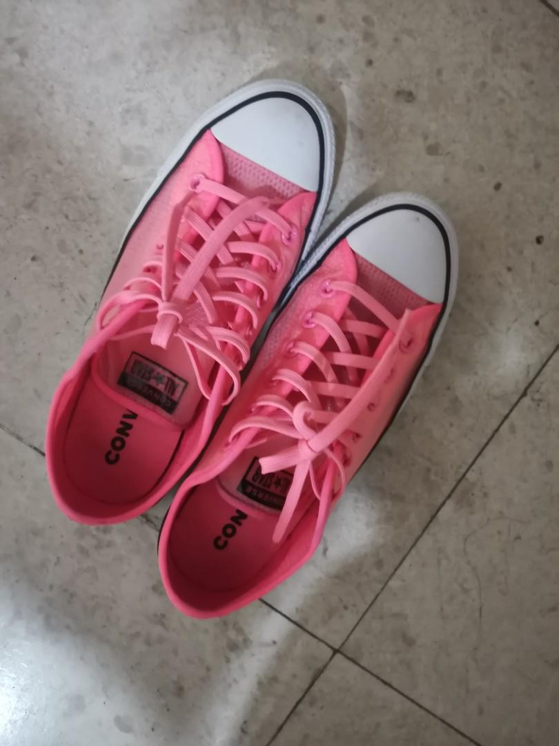 Authentic Converse (Category: Sneakers) located in Kuala Lumpur. Submitted by edrizky (Listing ID 1190130706, Image 1). Description: Letting go my fav sneakers as it is quite loose for me. Fast deal pls.