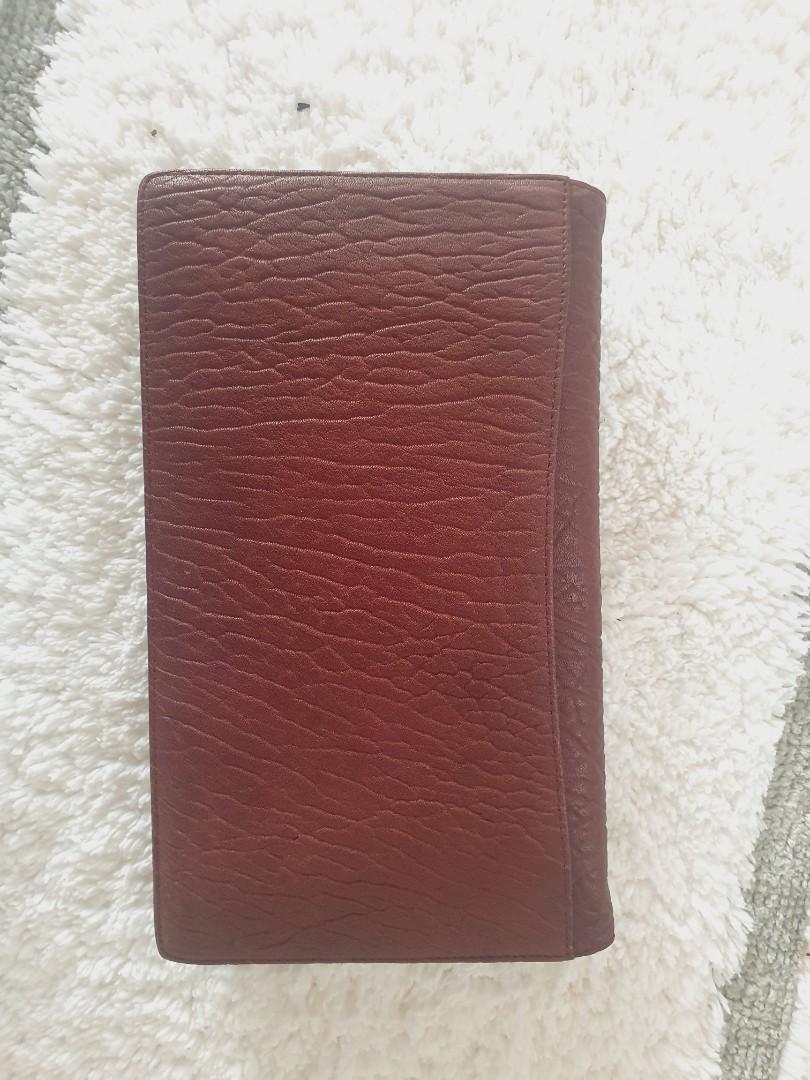 Authentic walrus skin crossbody, Luxury, Bags & Wallets on Carousell