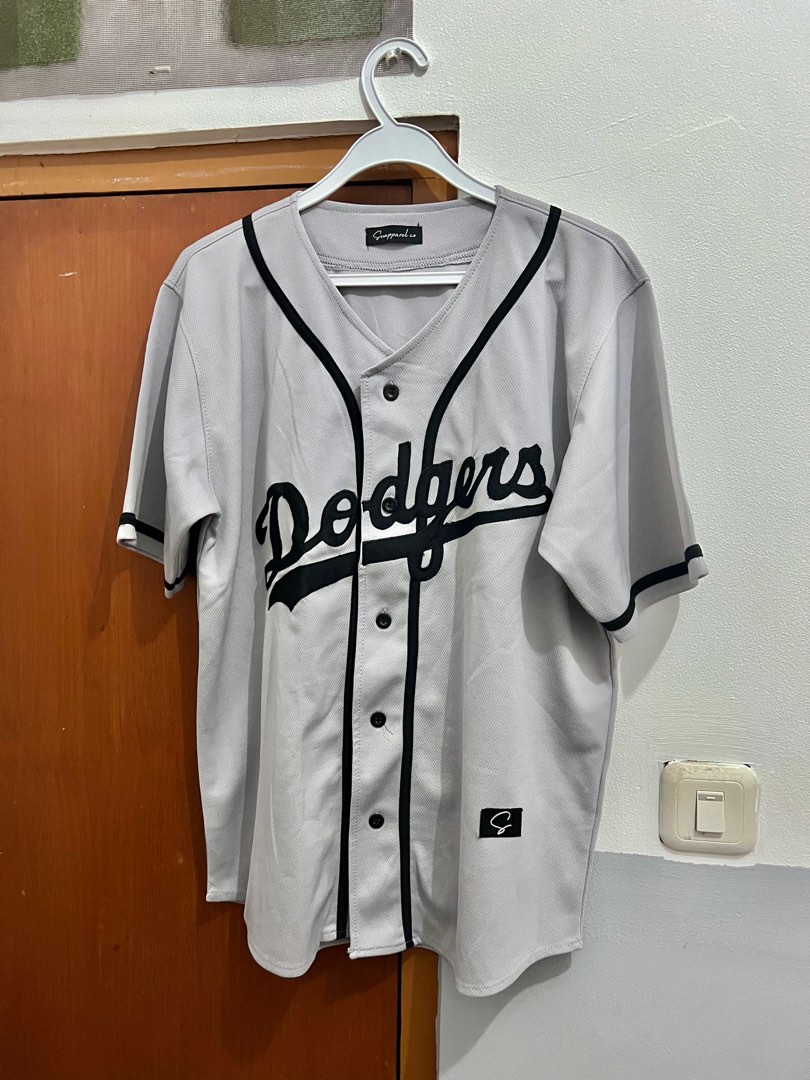 Baju baseball jersey baseball Dodgers, Fesyen Wanita, Pakaian Wanita,  Atasan di Carousell