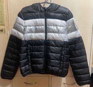 (Category: ) located in . Submitted by catelle (Listing ID 1190305094, Image 1). Description: .
