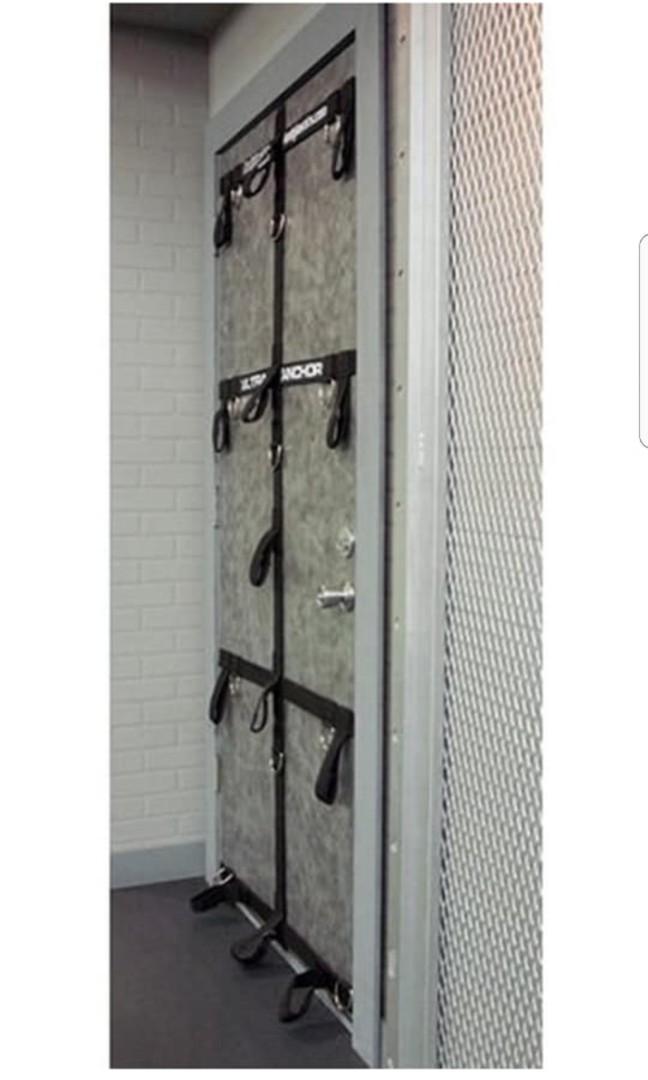 Ultra anchor door attachment clearance