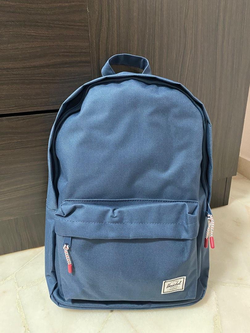 Brand New Herschel Classic Backpack 24L Navy in colour Men s