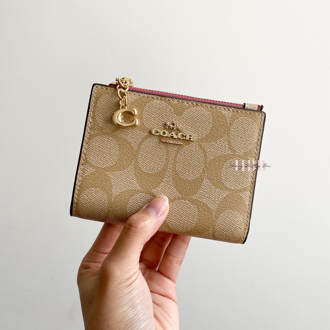 Coach Snap Card Case Wallet in Signature Light Brown, Barang Mewah, Tas