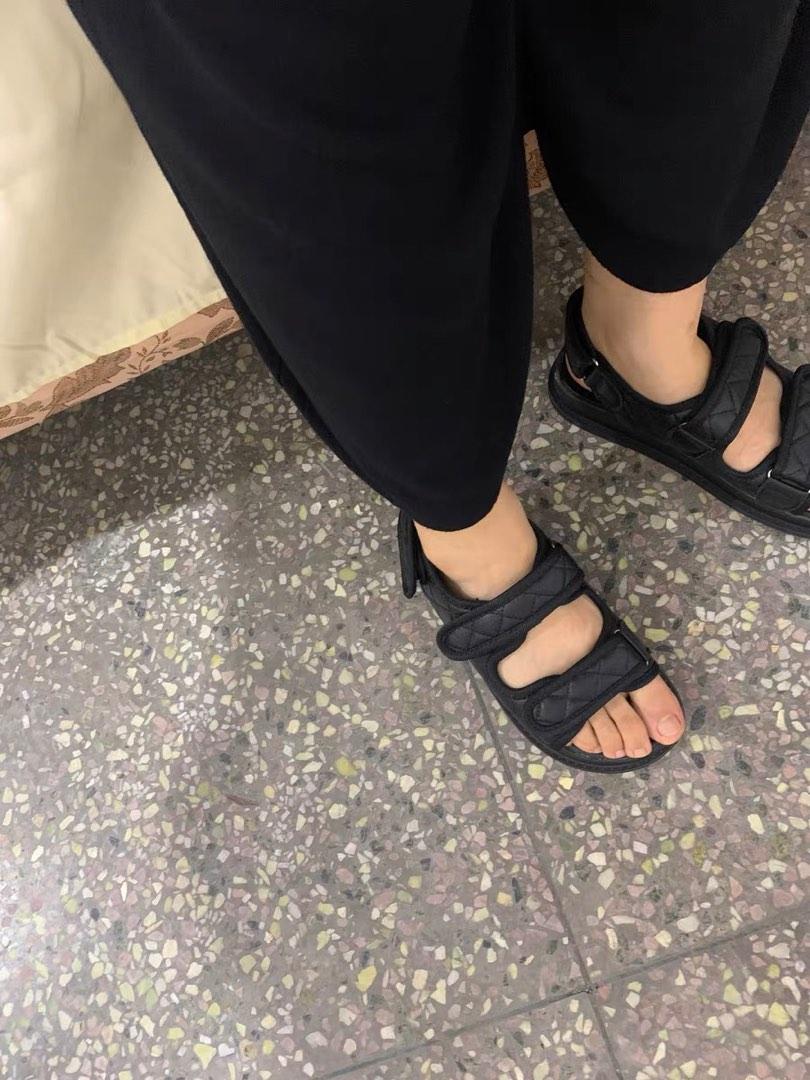 Black quilted velcro new arrivals sandals
