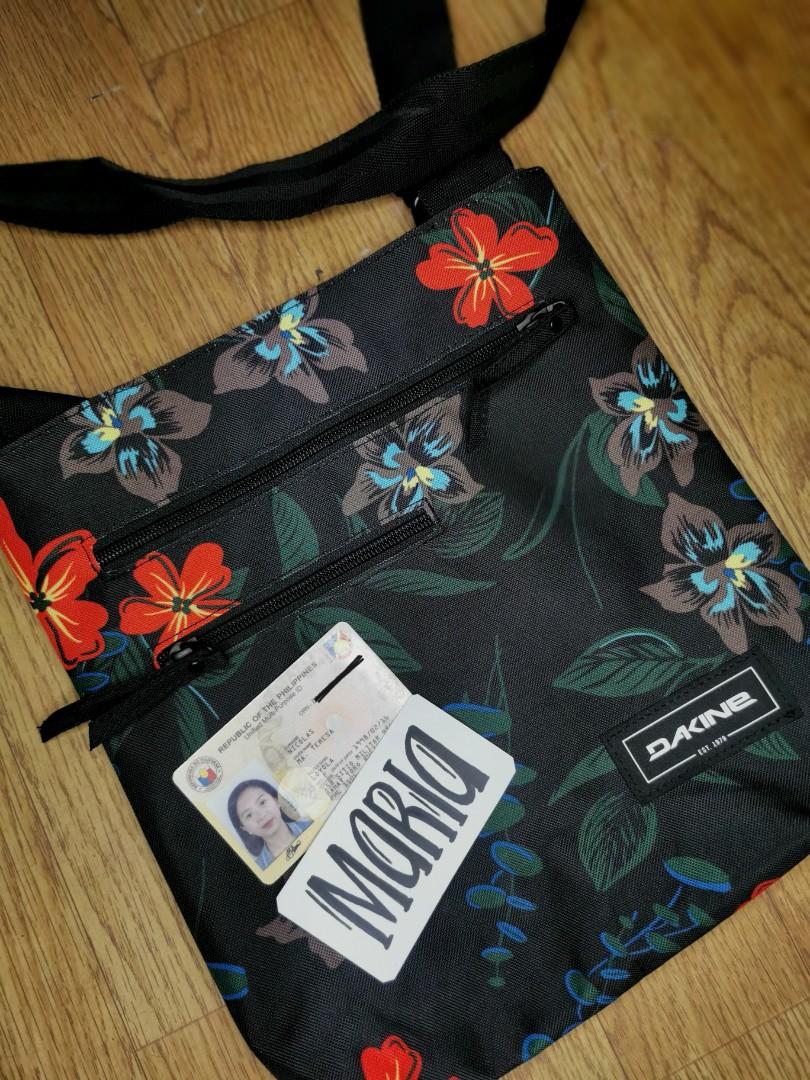 Dakine Crossbody Bag (Category: Sling Bags) located in Quezon City. Submitted by freshvibebytandj_2022 (Listing ID 1190248090, Image 2). Description: Dakine Crossbody Bag Excellent condition / like new Price: 650 See photos for reference.