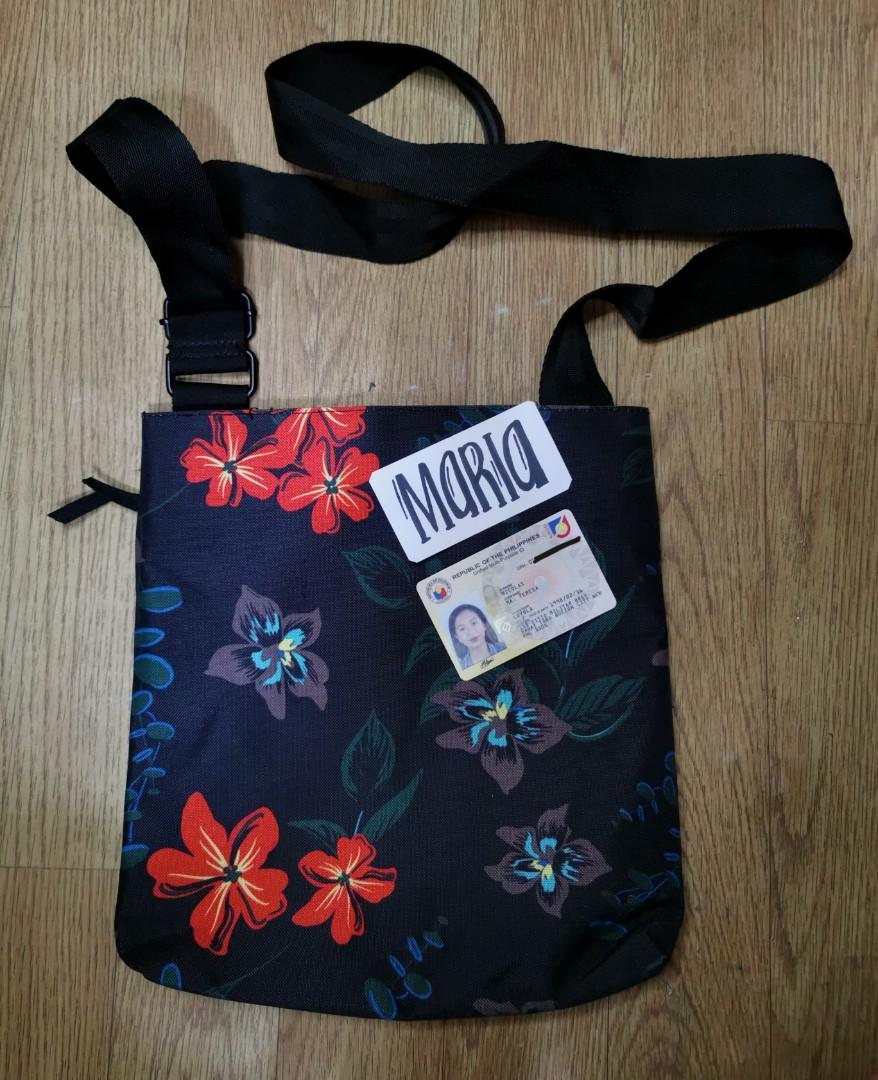 Dakine Crossbody Bag (Category: Sling Bags) located in Quezon City. Submitted by freshvibebytandj_2022 (Listing ID 1190248090, Image 3). Description: Dakine Crossbody Bag Excellent condition / like new Price: 650 See photos for reference.