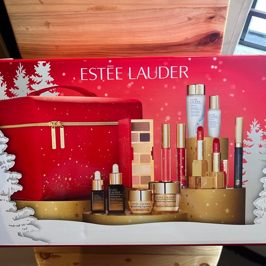 Estee Lauder gift set, Beauty & Personal Care, Face, Face Care on Carousell