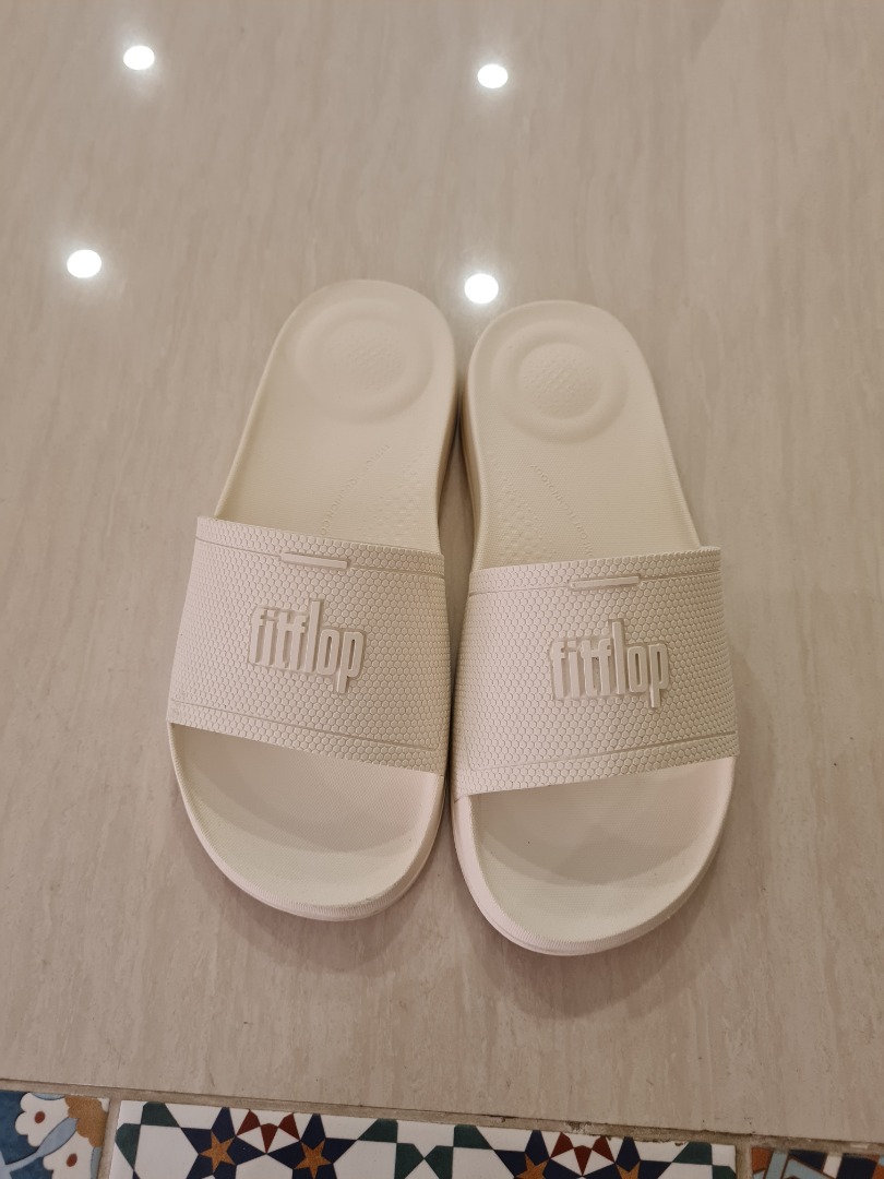 Fitflop iqushion pool slides US 6 Women s Fashion Footwear