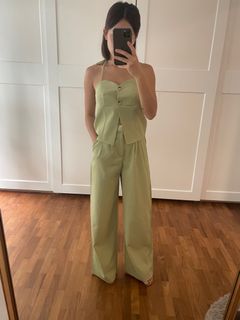 (Category: ) located in . Submitted by baehasnothingtowear (Listing ID 1190249008, Image 1). Description: .