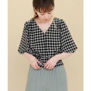 10/12:Kbf黑白格紋釦子上衣
