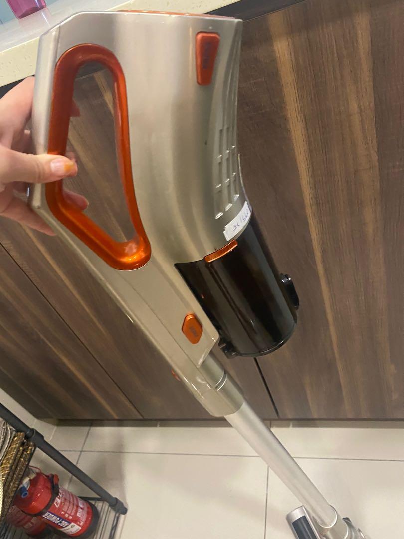 Khind cordless vacuum, Furniture & Home Living, Cleaning & Homecare