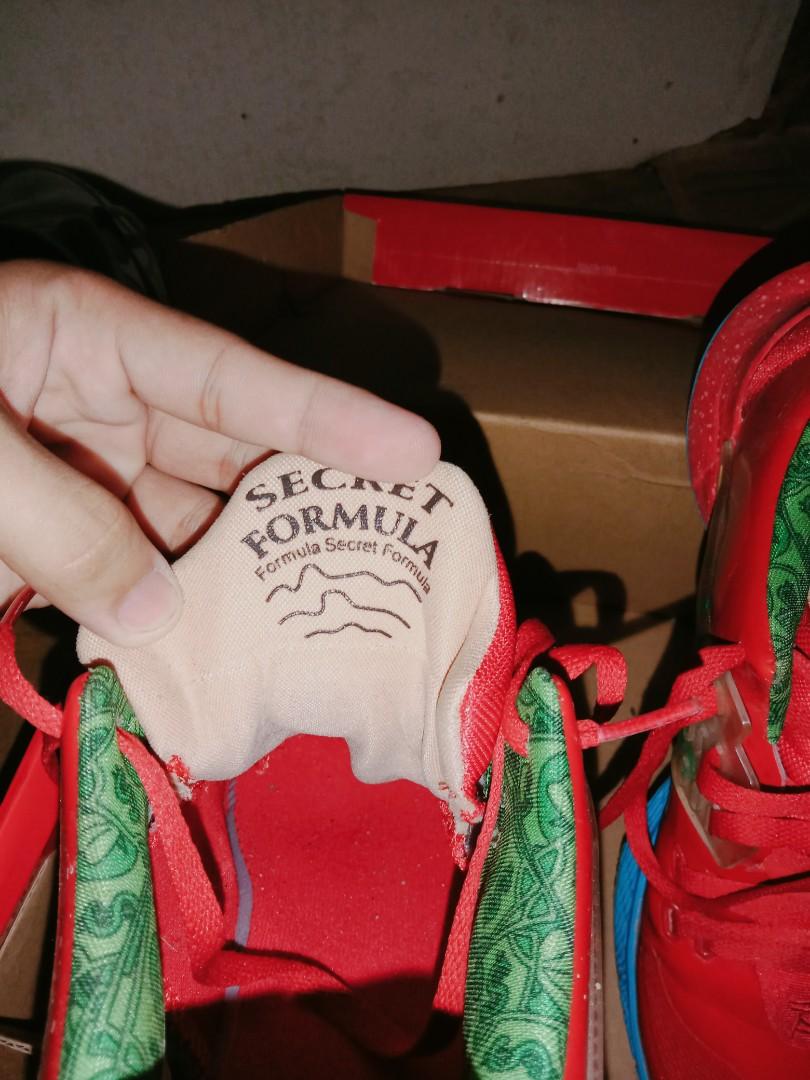 krusty krab kyrie shoes