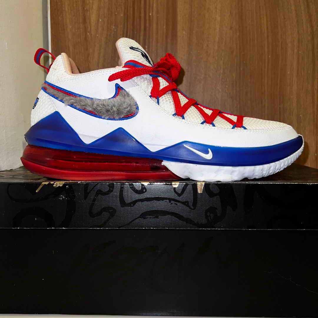 Nike lebron 17 tune squad foot locker clearance