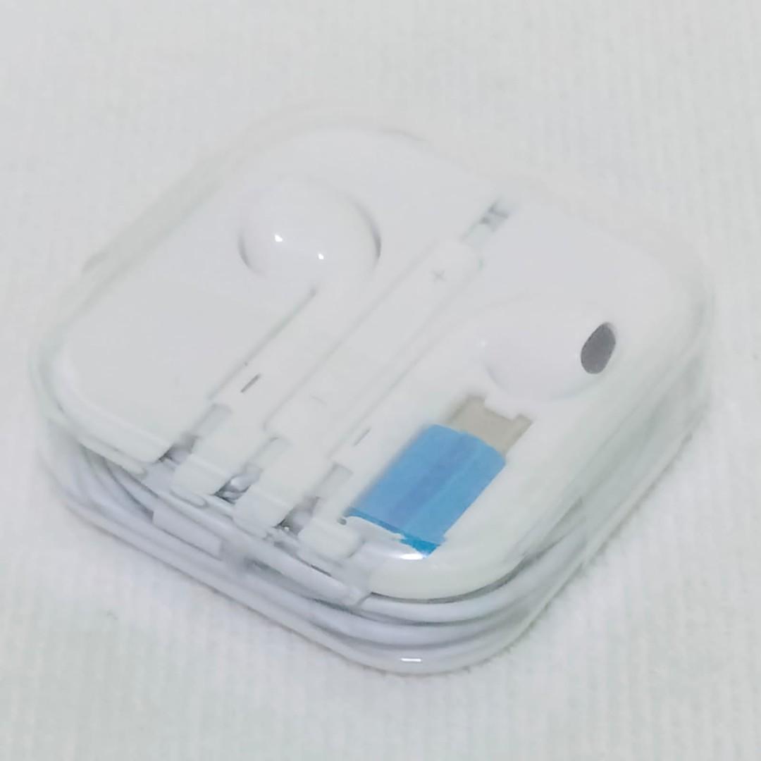 Lightning Headset (Category: Earphones) located in Paranaque City. Submitted by audioaddict0517 (Listing ID 1190188806, Image 2). Description: iPhone headset 100% brand new and good quality No charging needed for unlimited music time Built in remote control button and MIC allowing calling function .music and volume control plug the earphone into your iphone /ipad Go to setting icon on your iphone to find Bluetooth and turn it on . Find the name o
