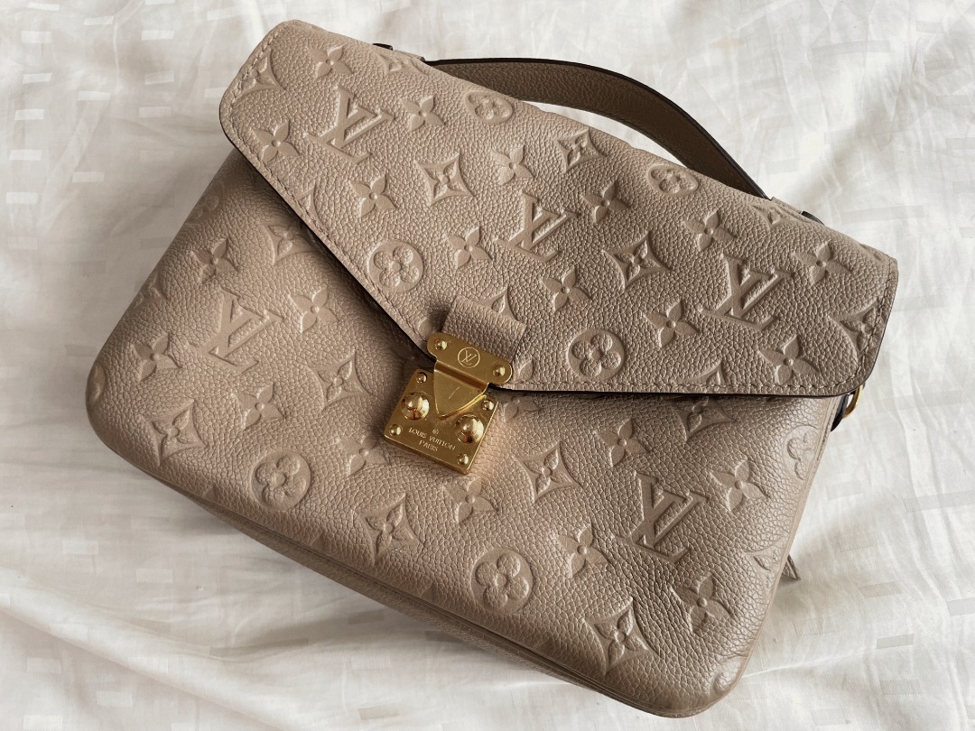 Louis Vuitton Empreinte Pochette Metis in Turtledove – The Sequel Sale