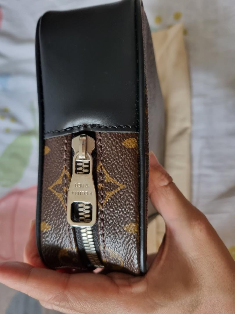 LV Louis Vuitton M63536 Coin Purse - Monogram Eclipse, Luxury, Bags &  Wallets on Carousell