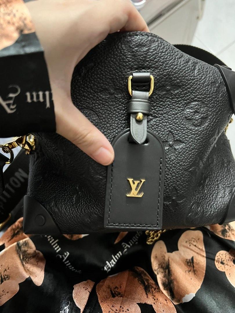 Petite malle souple leather handbag Louis Vuitton White in Leather -  29110057