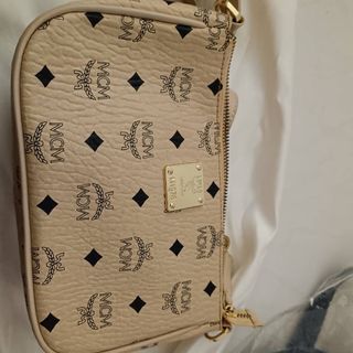 Mcm clutch sale hot sale
