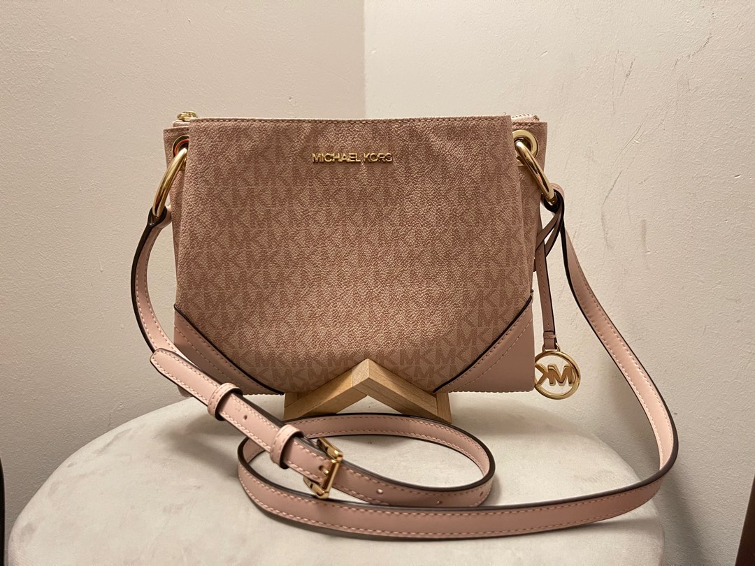 AUTHENTIC FROM OUTLET MICHAEL KORS PRELOVED Women s Fashion