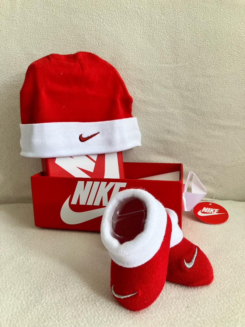 Nike Baby (0-6M) Hat and Booties Set