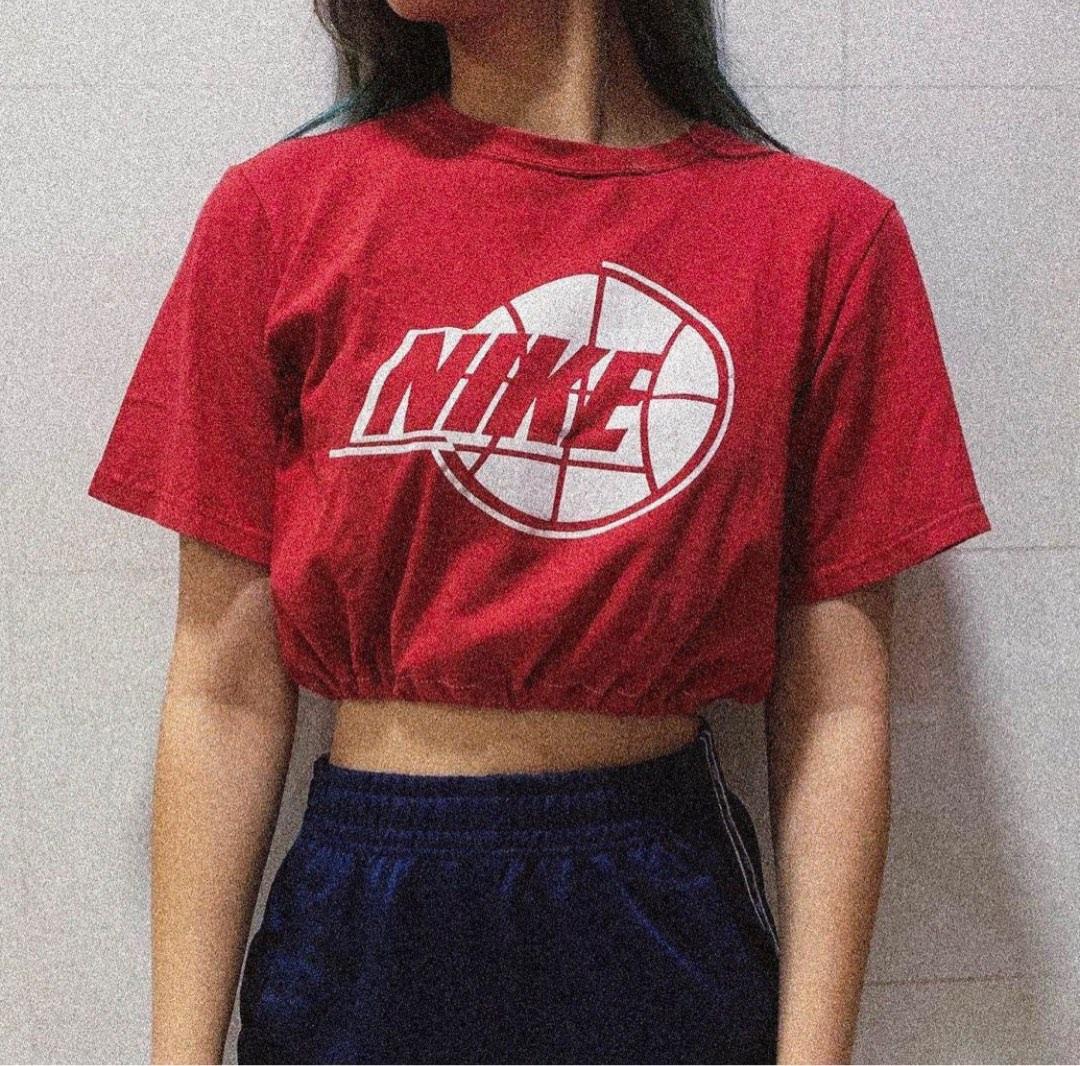 Red and white nike crop top hotsell