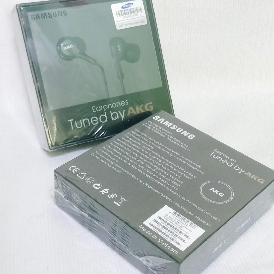 Original Samsung AKG Headset (Category: Earphones) located in Paranaque City. Submitted by audioaddict0517 (Listing ID 1190215265, Image 2). Description: AKG earphone ✅Our earphone with new box. ✅This Samsung earphone that has been tuned by AKG, a world-class brand. Which consists of 11Φ Woofer and 8Φ Tweeter giving clear sound .You can hear the music in a way that should be very soft, deep bass, mid tone. Very worthwhile. Very comfortable. ✅All 