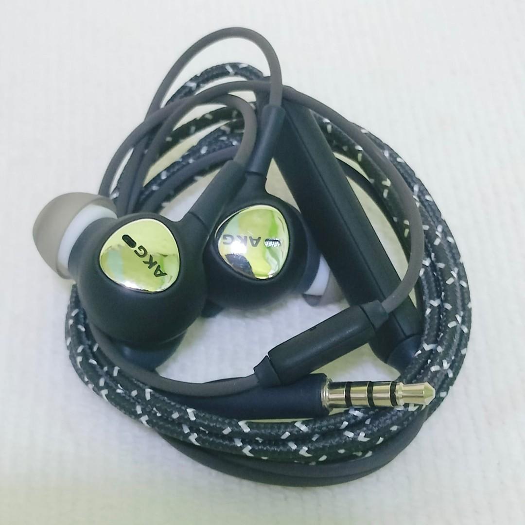 Original Samsung ANC Headset (Category: Earphones) located in Paranaque City. Submitted by audioaddict0517 (Listing ID 1190215038, Image 1). Description: Original AKG ANC Type C In-Ear Earphone for Samsung USB-C Phones/Devices & Other USB-C Phones/Device This AKG headset has an Active Noise Cancellation (ANC) and compatible with all Samsung USB-C Phones/Devices and also to other USB-C Phones/Devices (Other Brands). Features: ✔️With Active Noise R