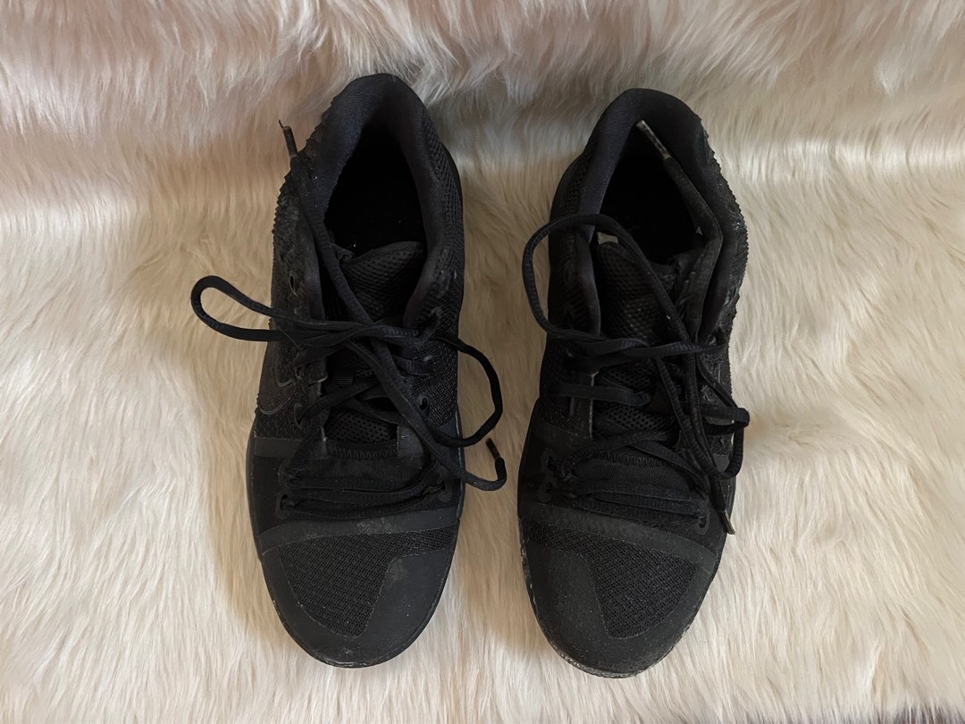 triple black kyrie 3