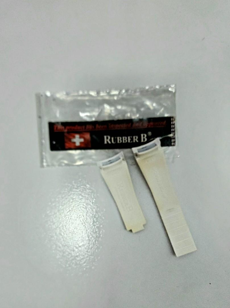 Used As is Rubber B M103 Arctic White Luxury Accessories on Carousell