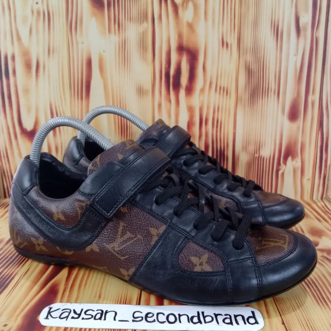 Sepatu Louis Vuitton Original made in china, Fesyen Pria, Sepatu , Sneakers  di Carousell