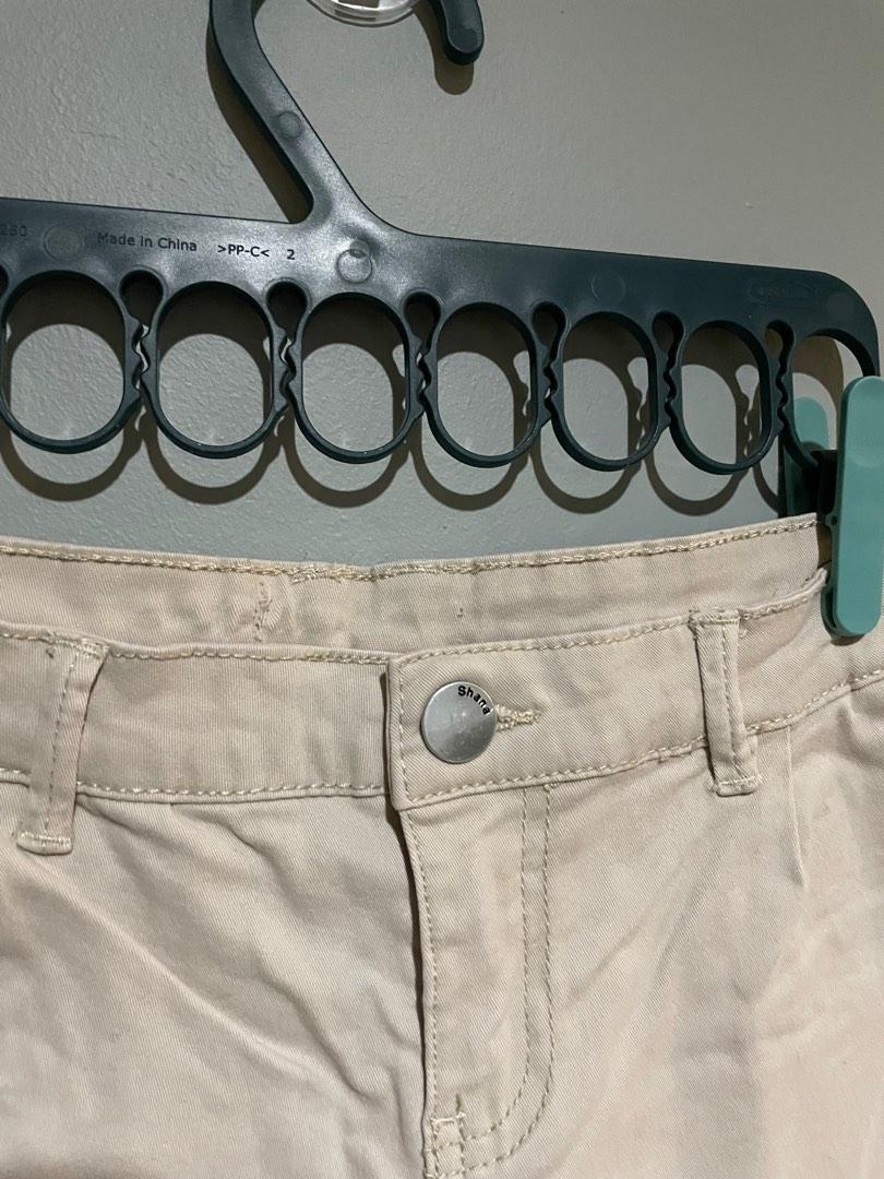 Shana Khahi Chino Shorts (Category: Shorts) located in Quezon City. Submitted by luwian (Listing ID 1190203170, Image 2). Description: Brand: Shana No issue 38 on tag 100 plus sf RFS: Decluttering Location QC DM for more details. Thank you..
