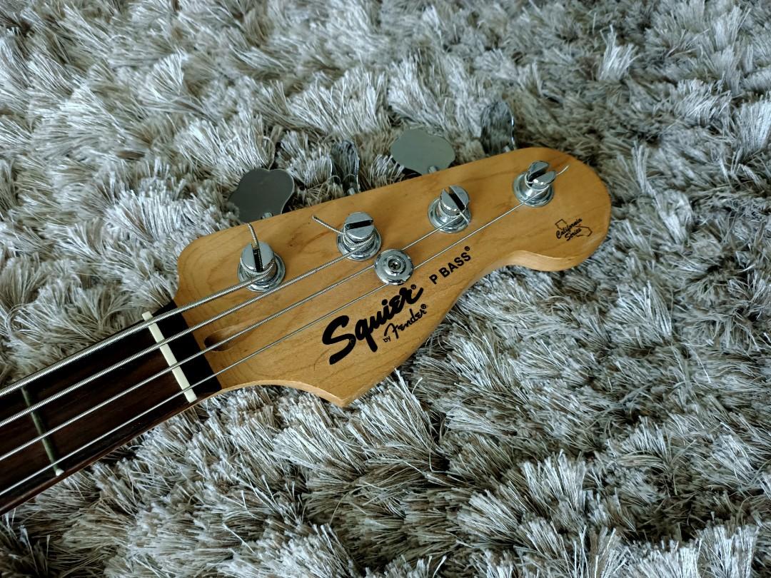 Squier by Fender P Bass California Series Sunburst, Hobbies & Toys