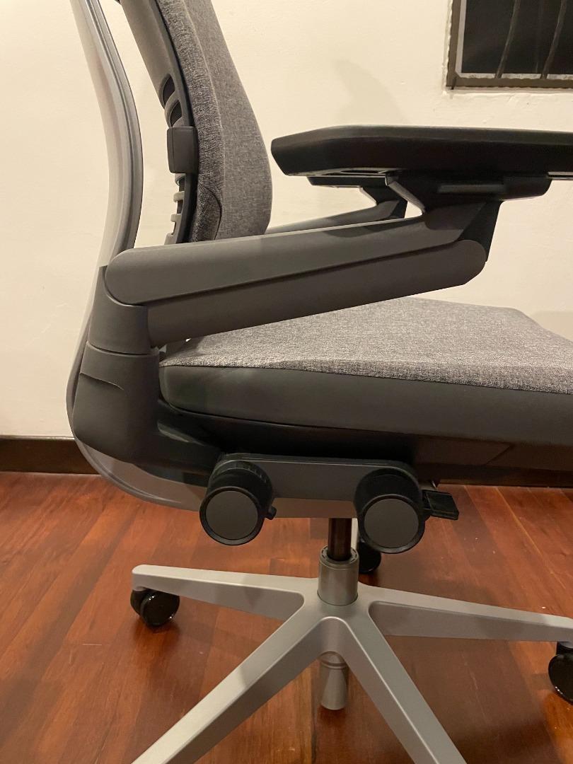 Steelcase Gesture with Headrest 11 year warranty Furniture