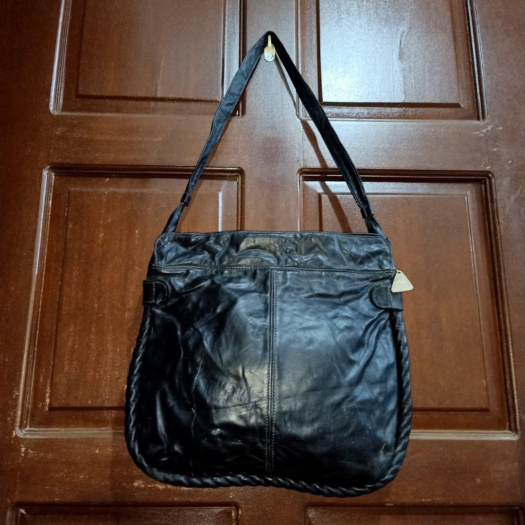 Stone mountain discount crossbody handbag black