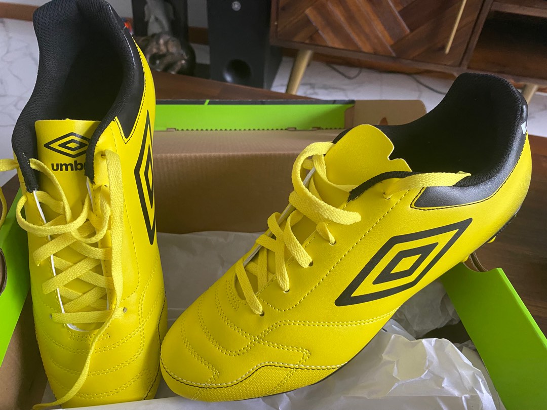 Umbro Classico footy all boots, Sports Equipment, Sports & Games ...
