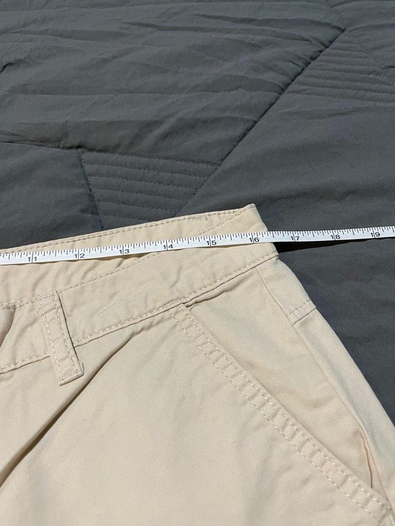 Unisex Chino Shorts (Category: Shorts) located in Quezon City. Submitted by luwian (Listing ID 1190212534, Image 3). Description: Brand: Mountain Warehouse No issue 40 on tag 150 plus sf RFS: Decluttering Location QC DM for more details. Thank you..