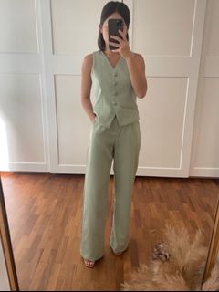 (Category: ) located in . Submitted by baehasnothingtowear (Listing ID 1190234181, Image 1). Description: .