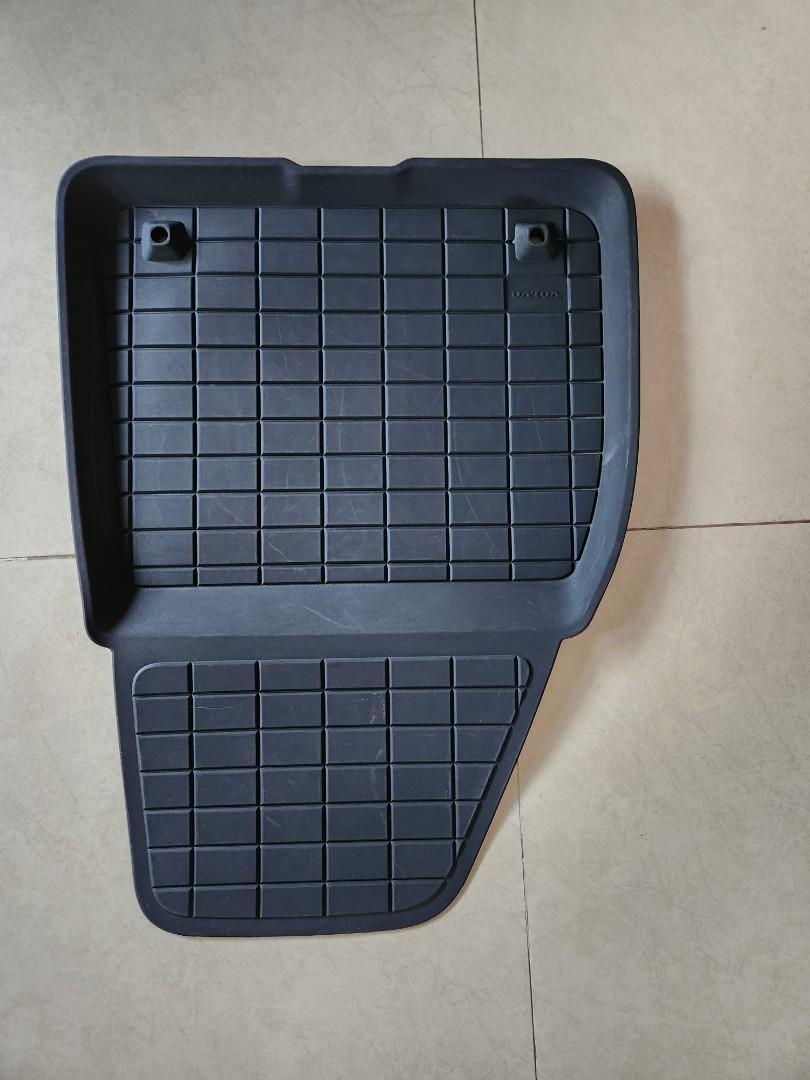 Volvo XC40 original rubber floor mats, Car Accessories, Accessories on
