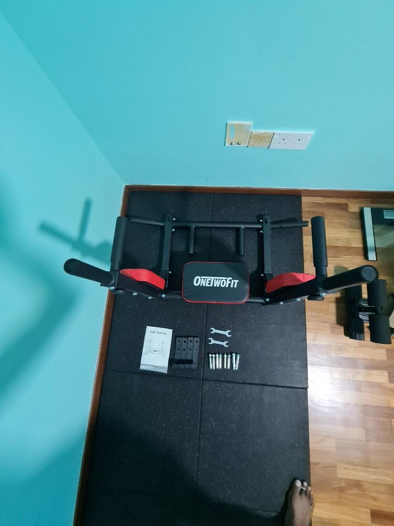 Wall mounted Pullup & Dips bar, Sports Equipment, Exercise & Fitness