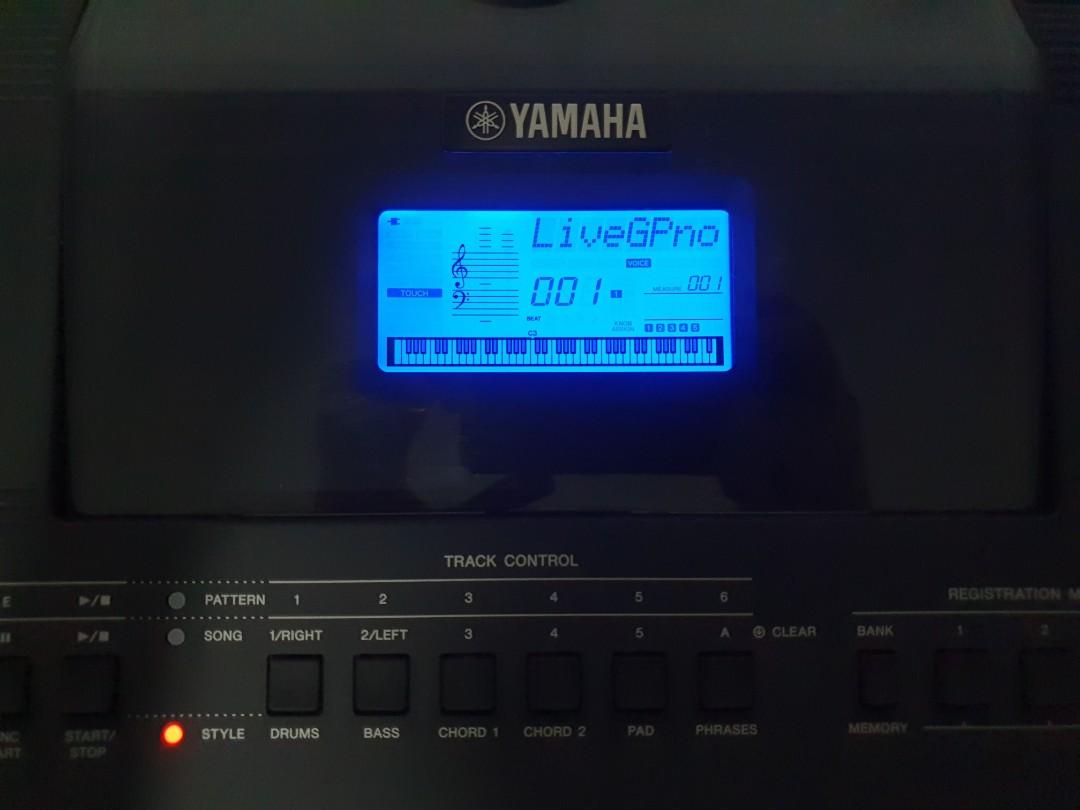 Yamaha Keyboard PSREW400 76 Keys with Pedal, Hobbies & Toys, Music