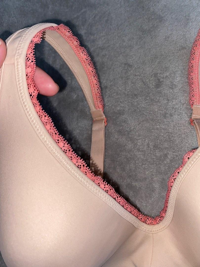 Hanes Nude bra, perfect for white attire 38C on tag Sister size: 40B, 36DD,  Women's Fashion, Undergarments & Loungewear on Carousell