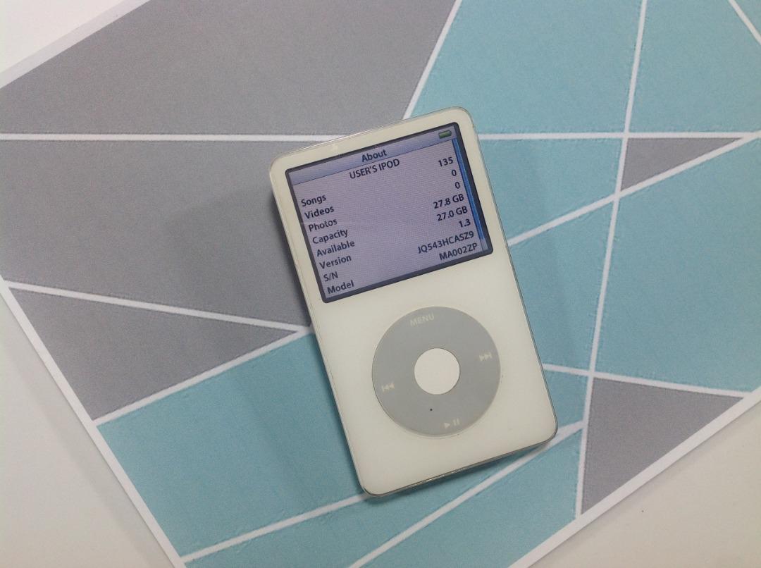 IPod Classic 5.5 Génération 30 Go – Noir – Son Wolfson DAC – Très Bon état
