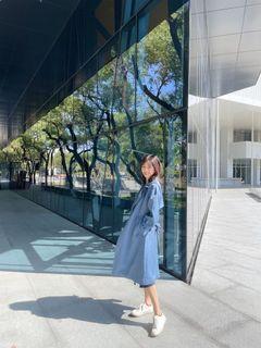 莫蘭迪色好感藍修身長版風衣外套