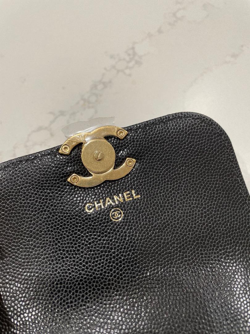 【現貨in stock】Chanel FW22/23 mini Clutch Gold Chain Grained Calfskin & Gold  Metal 荔枝紋黑迷你不廢包包(Black), 名牌, 手袋及銀包- Carousell