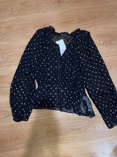 (Category: ) located in . Submitted by wardrobe14 (Listing ID 1190449124, Image 1). Description: .